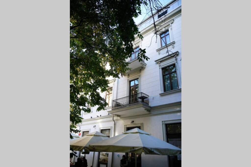 Marvellous 2 Bedrooms Attic In The Old Town * Bucarest